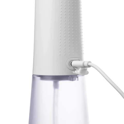 Ирригатор для полости рта REVYLINE RL 670, емкость резервуара 0,27 л, 2 насадки, белый, 9101