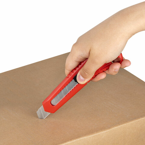 Нож канцелярский 18 мм ОФИСМАГ "Classic", фиксатор, корпус красный, упаковка с европодвесом, 238226