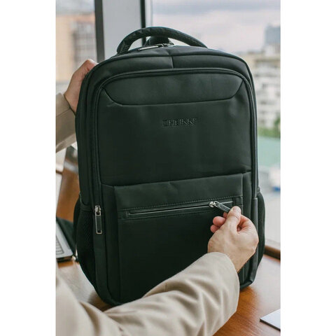 Рюкзак HEIKKI UTILITY (ХЕЙКИ) универсальный, 2 отделения, отделение для ноутбука, USB-порт, 44х31х17 см, 273862