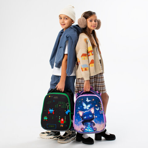 Ранец BRAUBERG PREMIUM, 2 отделения, с брелоком, "Space strike", патчи на липучках, 38х29х16 см, 273104