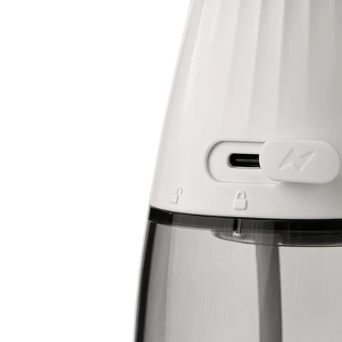 Ирригатор для полости рта REVYLINE RL 220, емкость резервуара 0,3 л, 2 насадки, белый, 7943