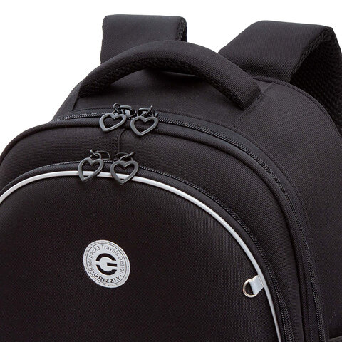 Ранец GRIZZLY анатомическая спинка, c брелоком, для девочек, "HEARTS", чёрный 36х28х20 см, RAz-586-5/1