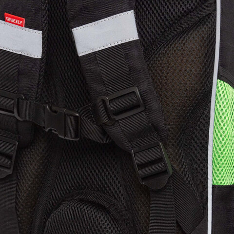 Ранец GRIZZLY анатомическая спинка, с мешком для обуви, для мальчиков, "SNEAKER", черный, 33х25х13 см, RAm-585-8/1