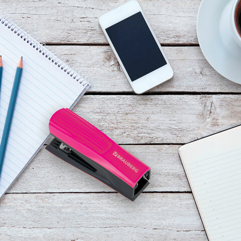 Степлер №24/6, 26/6 BRAUBERG "SUPER", до 30 листов, маджента и черный, 272740