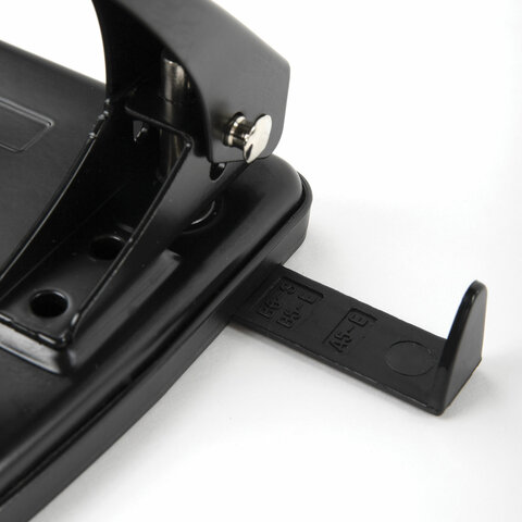 Дырокол металлический BRAUBERG "Classic", до 25 л., черный, 229697