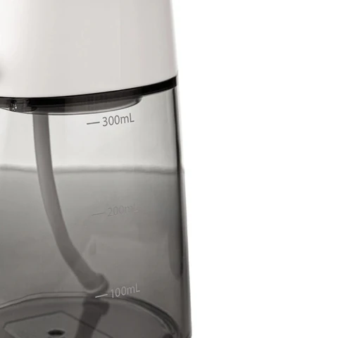 Ирригатор для полости рта REVYLINE RL 220, емкость резервуара 0,3 л, 2 насадки, белый, 7943