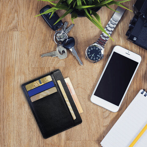 Картхолдер для трех карт с двумя дополнительными карманами, 12х8,6 см, черный, BRAUBERG, 238763