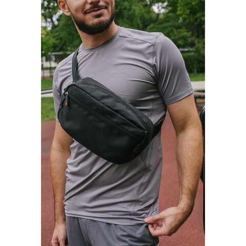 Сумка на пояс HEIKKI RIO (ХЕЙКИ) регулируемый ремень, черная, 28х16х9 см, 273886