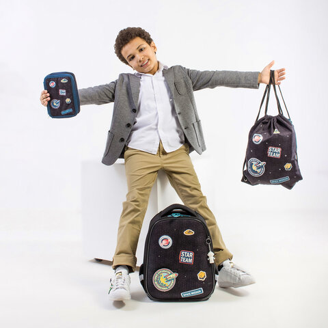 Ранец BRAUBERG PREMIUM, 2 отделения, с брелком, "Space mission", LED ЛАМПОЧКИ, 38х29х16 см, 270599