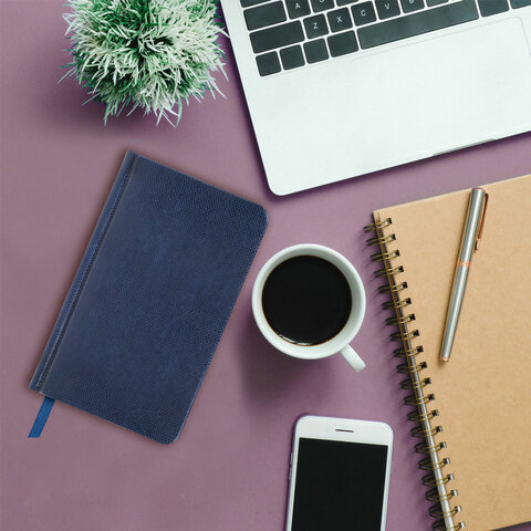 Еженедельник недатированный МАЛЫЙ ФОРМАТ 95х155 мм, А6, BRAUBERG "Iguana", под кожу, 64 л., синий, 114479