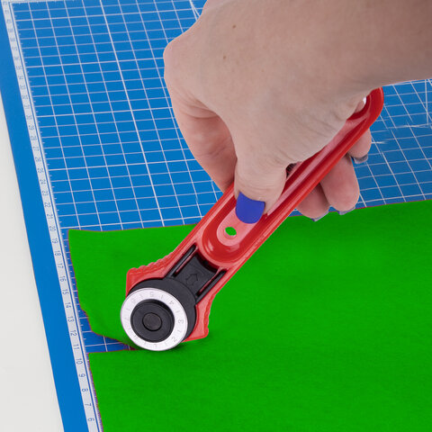 Нож раскройный роликовый 28 мм BRAUBERG, круглое лезвие, 238090