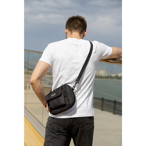 Сумка на плечо HEIKKI ATOM (ХЕЙКИ) два кармана, черная, 17х22х6 см, 272633