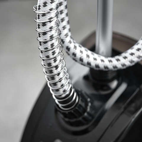 Отпариватель SCARLETT SC-GS130S10, 1950 Вт, пар 32 г/мин, резервуар 1,3 л, 11 режимов, черный