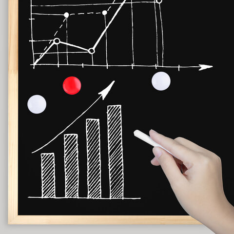 Доска для мела магнитная 60х90 см, черная, деревянная рамка, BRAUBERG "Wood", 238804