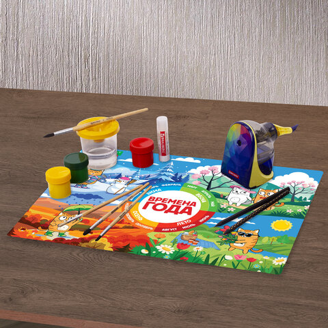 Настольное покрытие BRAUBERG KIDS, А3+, пластик, 46x33 см, "Кот-энтузиаст изучает Времена года", 273618